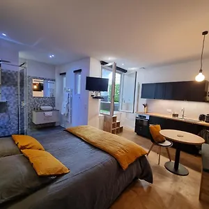 https://la-chambre-des-secrets.biarritzhotels.info